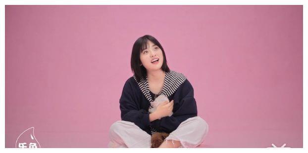 郭碧婷亲妹妹颜值上热搜，娱乐圈有很多美貌基因家族