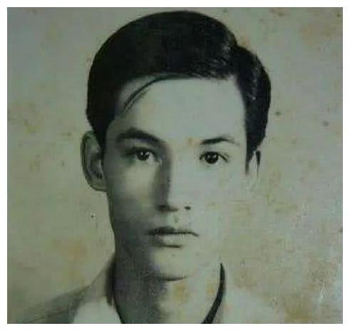 郭碧婷亲妹妹颜值上热搜，娱乐圈有很多美貌基因家族