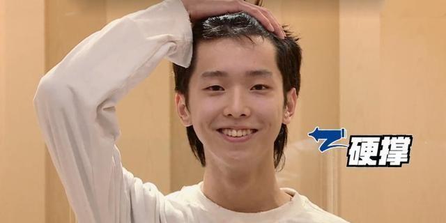 《明日之子》最强导师阵容,周震南追星成功:没想到他能来