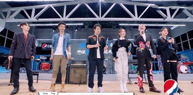 《明日之子》最强导师阵容,周震南追星成功:没想到他能来