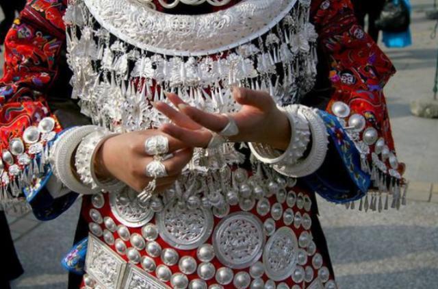 苗族银饰便宜为何没人买？原来竟是这两个原因，下次别再傻了！