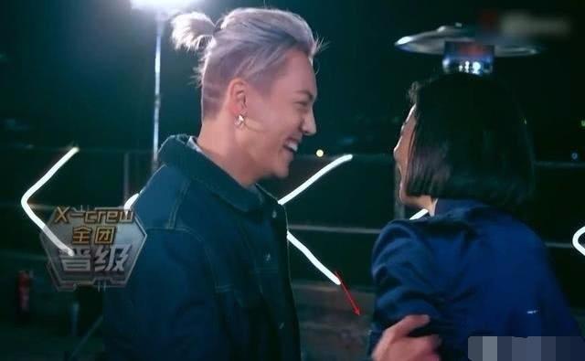 宋茜和陈伟霆大玩贴身热舞,你们两个真的不考虑在一起吗?