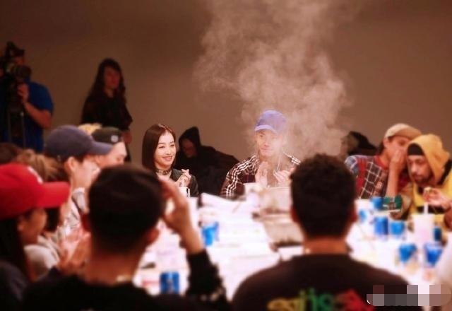 宋茜和陈伟霆大玩贴身热舞,你们两个真的不考虑在一起吗?