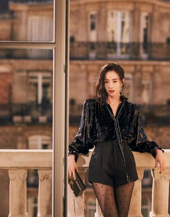 张钧甯真的好帅一女的，黑色系穿搭帅气又性感，人间尤物