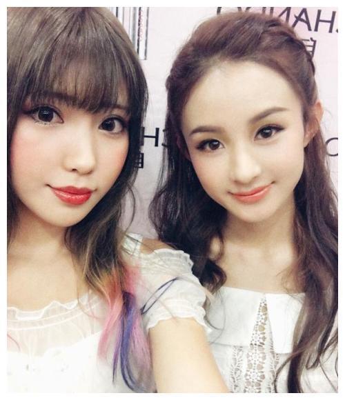 章泽天和网红合影“气质完胜”，baby终于证明了自己的美颜！