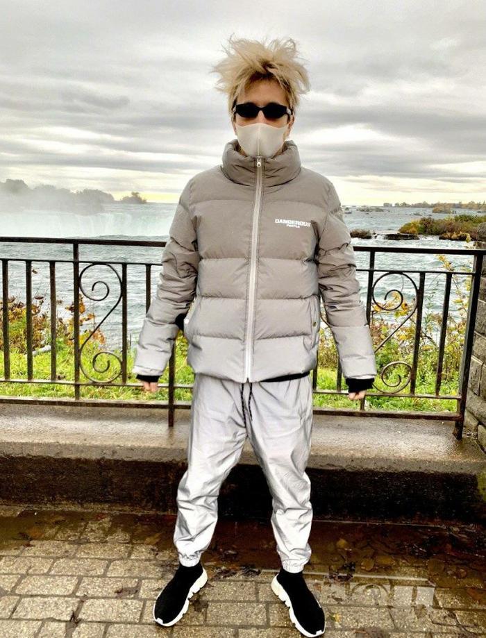 薛之谦发9宫格福利,发型一言难尽,被评像奥特曼