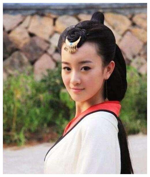 张檬再度整容变毁容，鼻孔朝天双眼皮吓人，脸部僵硬！