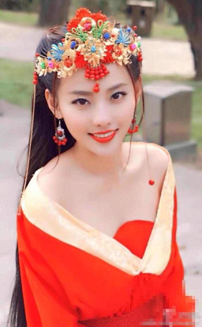 张嘉倪富二代老公长相被吐槽,却实力宠妻让人羡慕