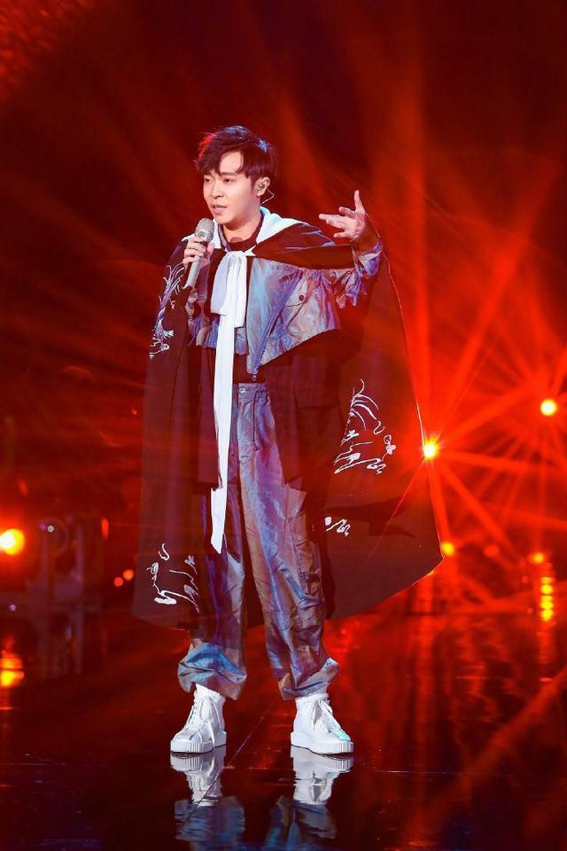 《歌手》：吴青峰连登酷狗人气冠军！