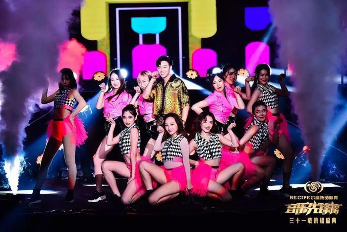 音乐先锋榜31载荣耀盛典,用微光点燃璀璨