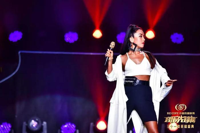 音乐先锋榜31载荣耀盛典,用微光点燃璀璨