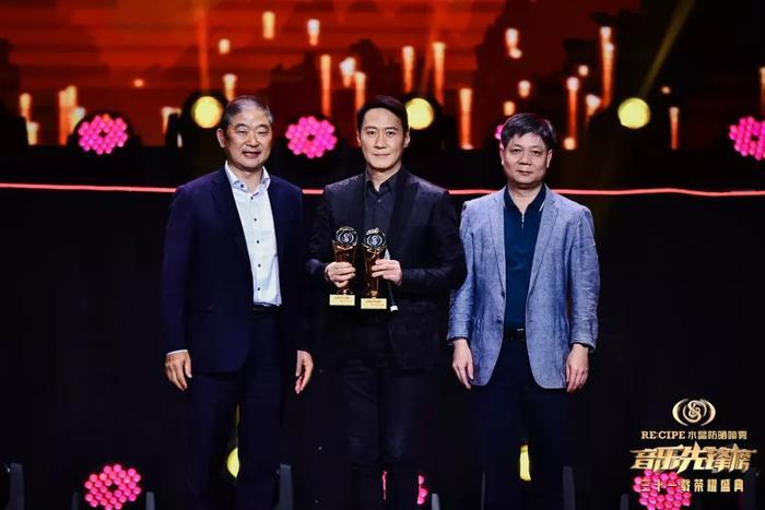 音乐先锋榜31载荣耀盛典,用微光点燃璀璨