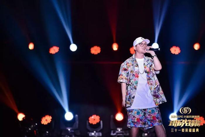 音乐先锋榜31载荣耀盛典,用微光点燃璀璨