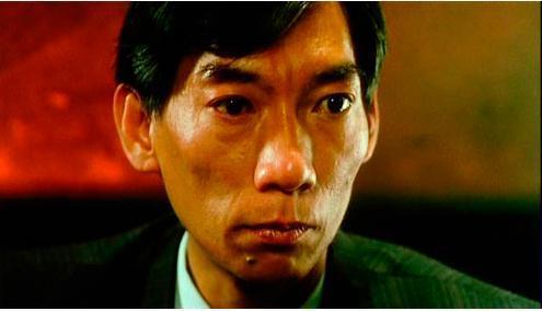 他们是亲兄弟,哥哥成著名导演,弟弟却不温不火,如今隐退幕后