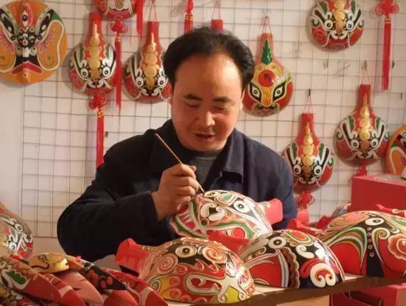 夜店小公主们热衷的假面舞会背后竟有这样的秘密