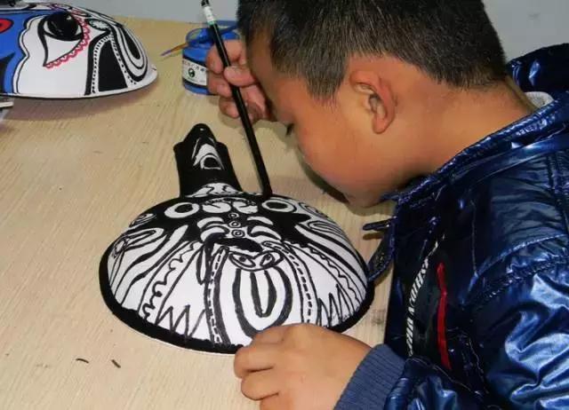 夜店小公主们热衷的假面舞会背后竟有这样的秘密