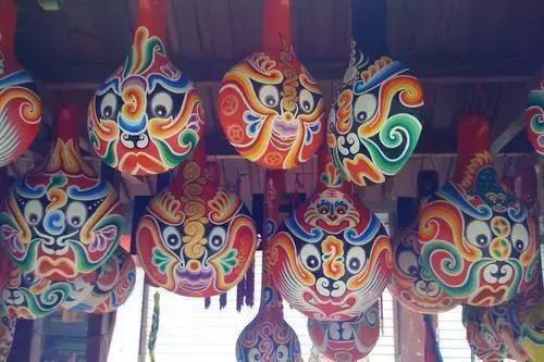 夜店小公主们热衷的假面舞会背后竟有这样的秘密