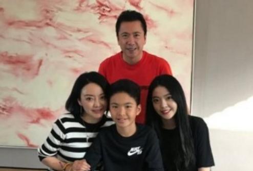 华谊大佬不雅照曝光,几张照片告诉你娱乐圈有多混乱