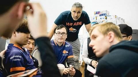 曾经他与科比一同创造湖人的光辉,退役后选择下海当演员