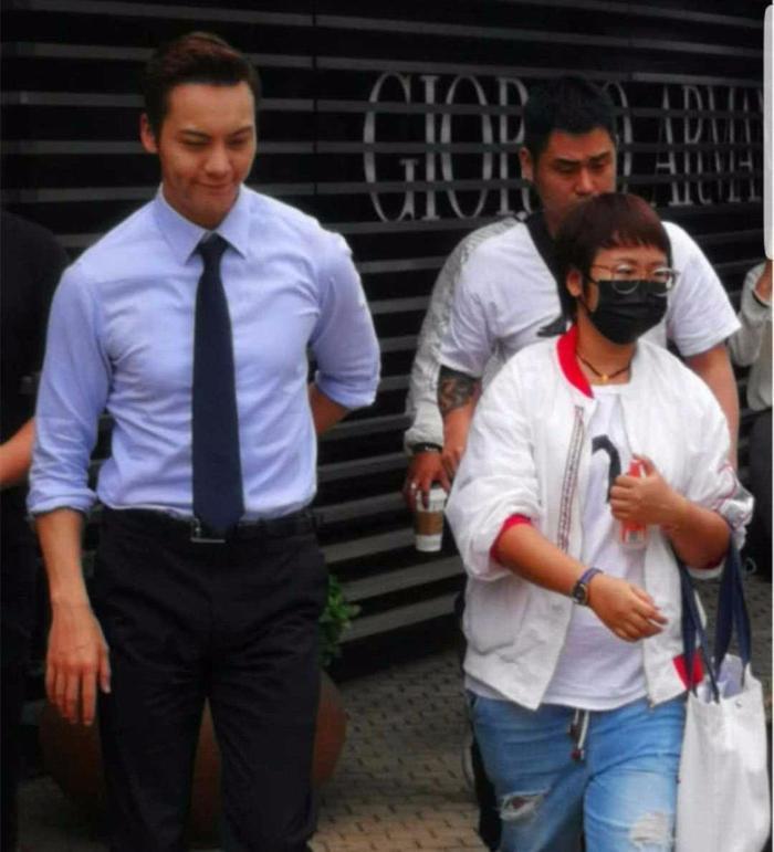 网友偶遇陈伟霆和古力娜扎,举止亲密其实是在拍新戏