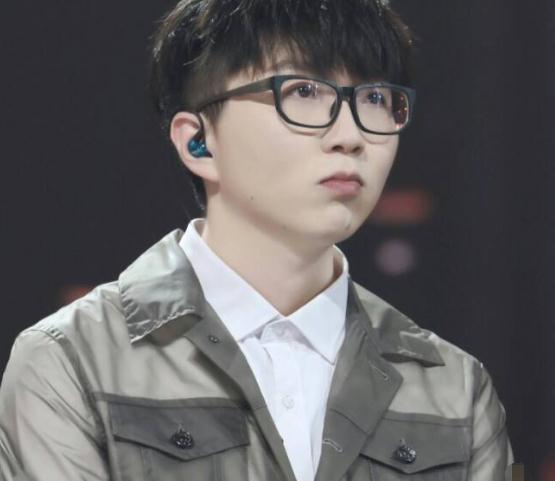 毛不易自曝很久没谈恋爱了,坦言“没有人喜欢我”,当代青年恋爱