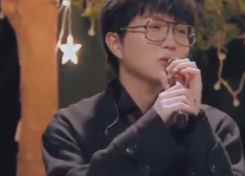 毛不易自曝很久没谈恋爱了,坦言“没有人喜欢我”,当代青年恋爱