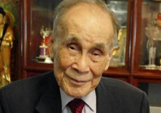 他死后李嘉诚为他扶灵,生前将千亿资产捐国家,可儿子却过成这样