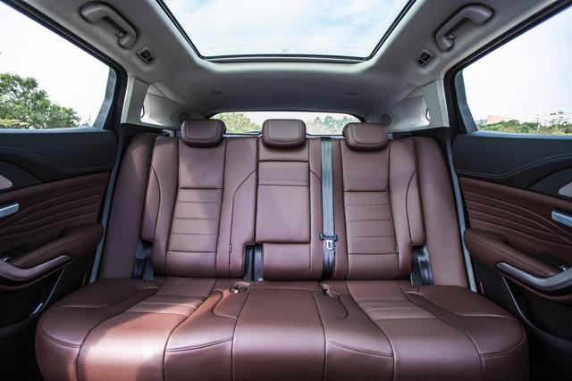 配备弹射起步、零百加速5.9秒，试驾WEY VV7-