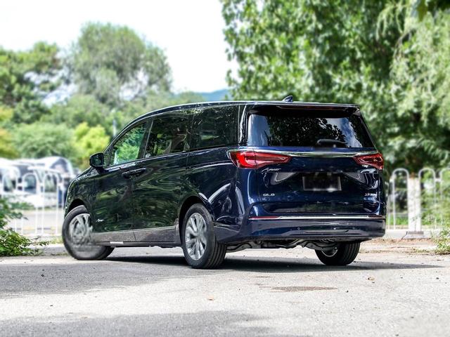 别克GL8 2.0T 自动版空间怎么样 别克GL8购车手册-