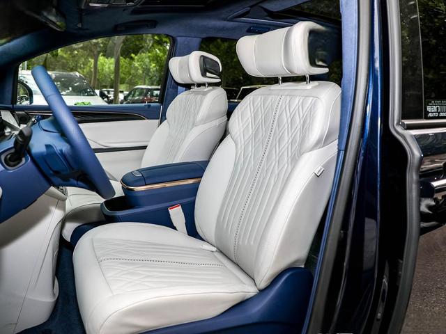 别克GL8 2.0T 自动版空间怎么样 别克GL8购车手册-