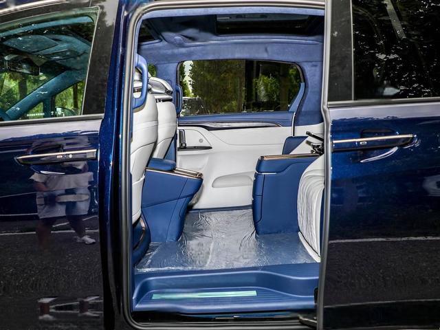 别克GL8 2.0T 自动版空间怎么样 别克GL8购车手册-