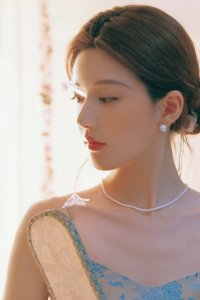 ​赵露思中式吊带裙 温婉大气