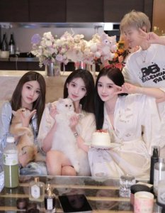 ​叶珂前夫发声维护未婚妻，认证叶珂整容传闻，还内涵黄晓明吃软饭