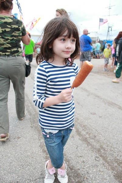 最美混血双生花:娜奥美and丽莎,走红照片依旧经典