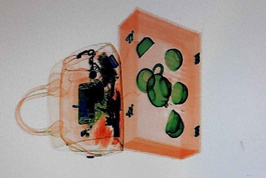实拍安检时x光下的行李,花样百出,全都暴露在安检员视线下