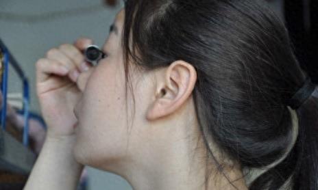 镜头记录卫校女孩的日常生活，可能与你认为的不一样