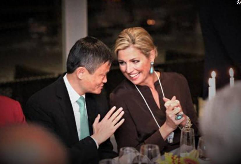 直击马云的饭局，一般人见不到，晚宴上敢玩扑克也只有马云了