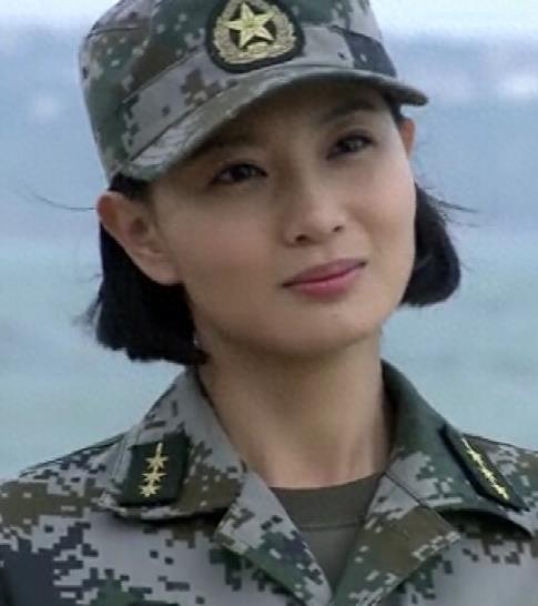 《我是特种兵之火凤凰》女主现状，谁是军装女神？万茜还是侯梦莎
