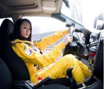 ​曹颖开车险丧命，就医时儿子全程陪伴安慰，网友：咖啡不会中毒
