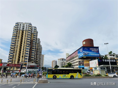 人在广东已经漂泊十年,有时也怀念当初一起大清早漫步深圳华强北