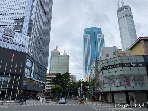 人在广东已经漂泊十年,有时也怀念当初一起大清早漫步深圳华强北