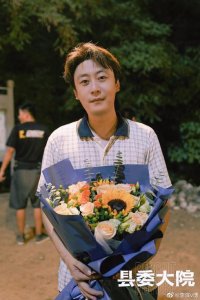 ​《魔幻手机》陆小千被爆婚内出轨，如今在县委大院里演了个家暴男