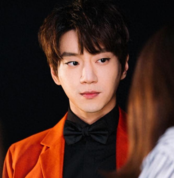 亚洲十帅排行榜:杨洋第九,鹿晗第二,而他第一众人不服