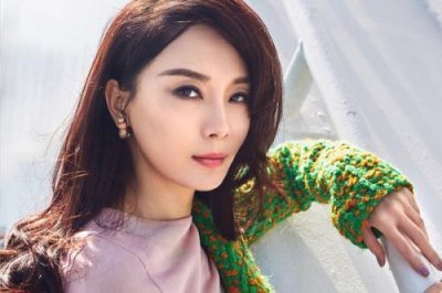 ​她是鹿晗‘妈妈’，41岁气质仍不凡！曾因一组‘艺术照’惹争议
