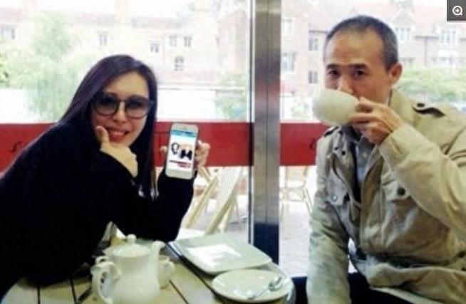 万科原董事长王石老来得子,果断辞职回家当父亲,网友:恭喜啦