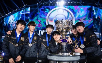 ​LOL：拿过冠军皮肤的选手，duke竟不是最混，他迫使拳头修改规则