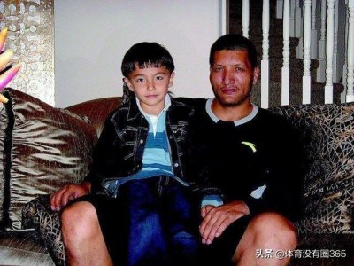 ​巴特尔儿子初长成，英俊帅气主持《小巴直通车》