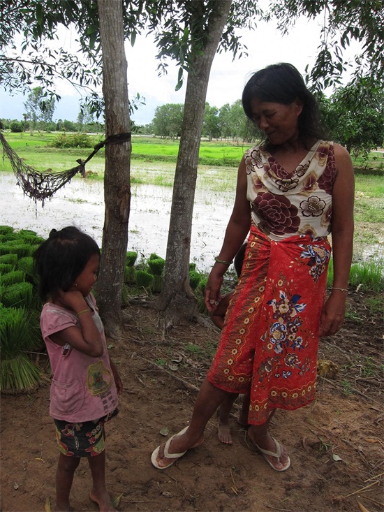 一组柬埔寨儿童生存状态的照片，你还不珍惜现在的生活吗？