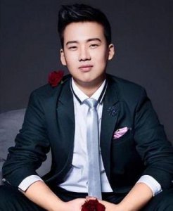 ​郭麒麟新综艺《喜剧大会》首播，德云社演员跨界精彩纷呈