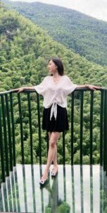 ​于毅是否已婚？他的妻子名叫什么？现实生活中的妻子照片引发热议